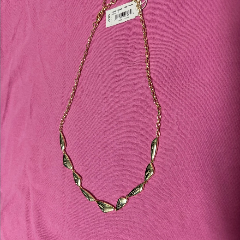 Kendra Scott Kira necklace short in gold. New with tags.